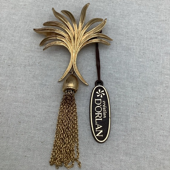 D’Orlan Mid Century Modern Tassel Gold Brooch - Picture 1 of 9